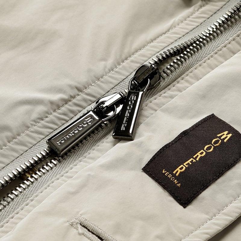 【SALE】 ムーレー MOORER ／国内正規品／ 撥水軽量シルキーマットナイロン立ち襟ミリタリージャケット「PORTO-OS」（MARMO／サンドベージュ）の画像