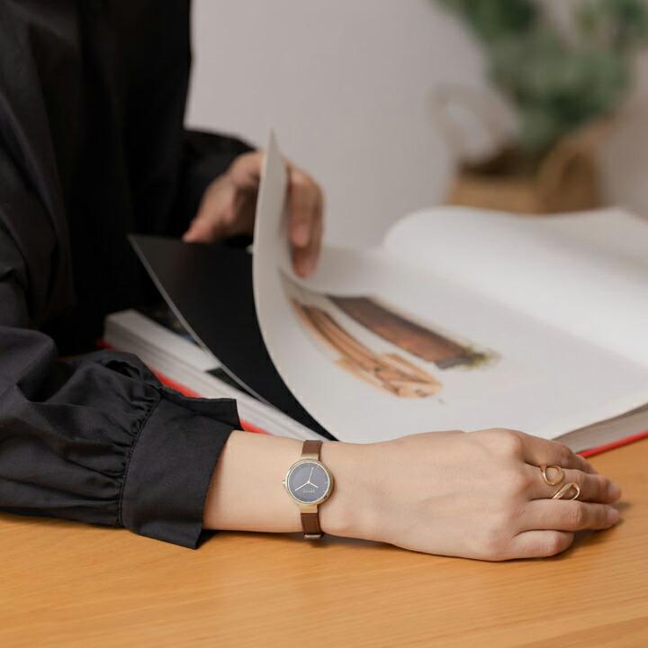 BERING ベーリング Ladies Scandinavian Solar Navy Blue スカンジナビアン ソーラー ネイビーブルー レディー 27mm 腕時計 正規品 3年保証 14627-537の画像