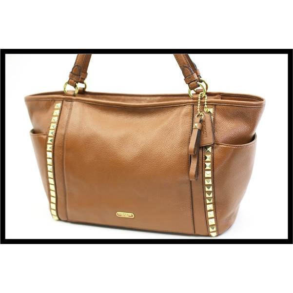COACH イコー質店 コーチ パークレザー ピラミッドスタッズ