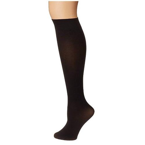 【即発送可能】 Pure 靴下 ソックス ファッション 女性用 レディース ファルケ Falke Matte Black - High Knee 50 ルームソックス