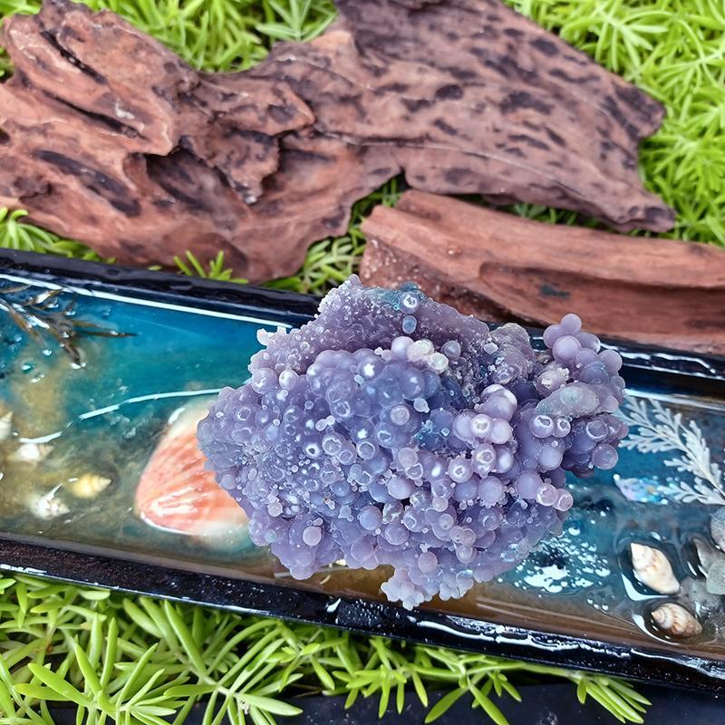 グレープカルセドニー鉱物 『カーリー深海魚』一点もの 無加工無着色