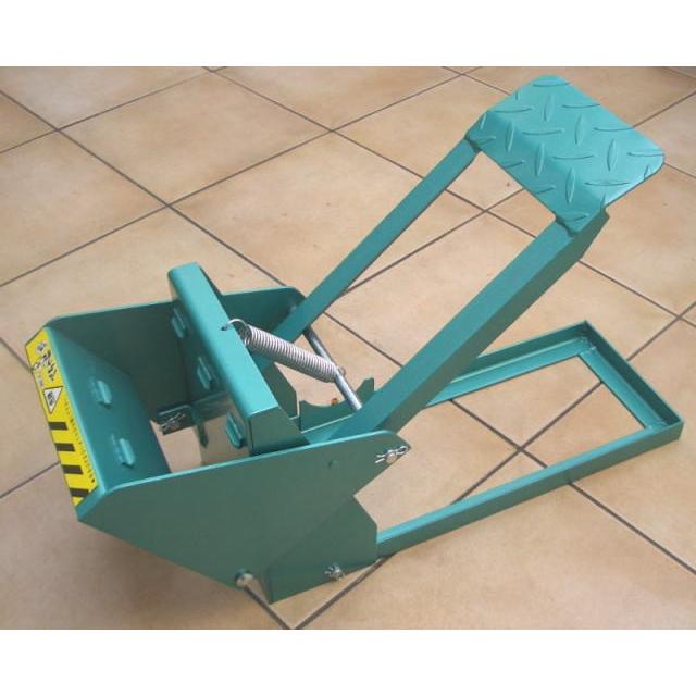 モクバ(小山刃物)  空缶つぶし ぺちゃ君  アルミ缶,スチール缶,ペットボトルを足踏みでつぶせる凄いヤツ