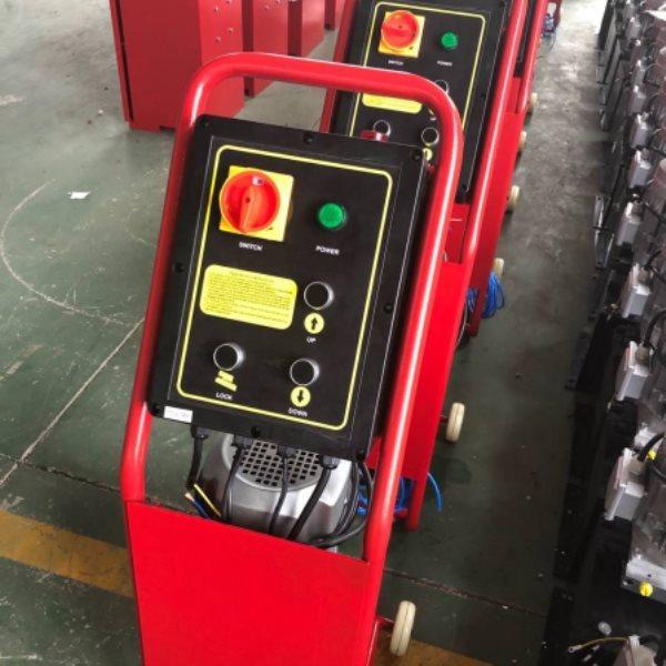 シザーリフト 油圧式リフトアップ機 油圧シザーリフト 移動式 挙げ能力