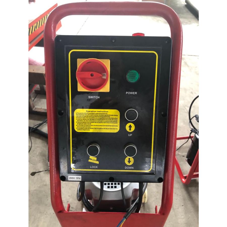 シザーリフト 油圧式リフトアップ機 油圧シザーリフト 移動式 挙げ能力