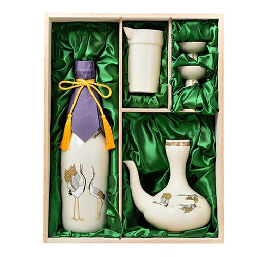 事前予約商品｜ 芋焼酎｜ 白薩摩酒器揃 薩摩の盃 36度 720ml 出水酒造