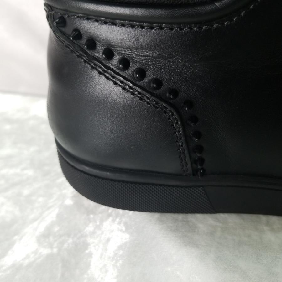 Christian Louboutin クリスチャンルブタンスタッズ付き黒レザー Christian Louboutin クリスチャンルブタンスタッズ付き黒レザー