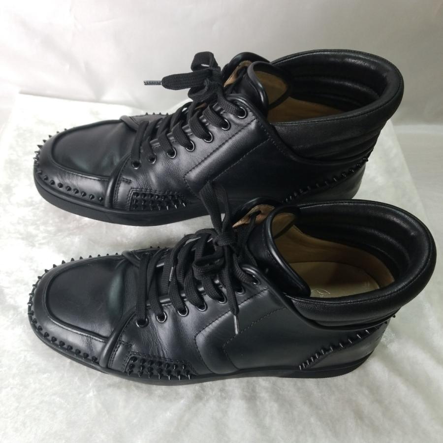 Christian Louboutin クリスチャンルブタンスタッズ付き黒レザー Christian Louboutin クリスチャンルブタンスタッズ付き黒レザー