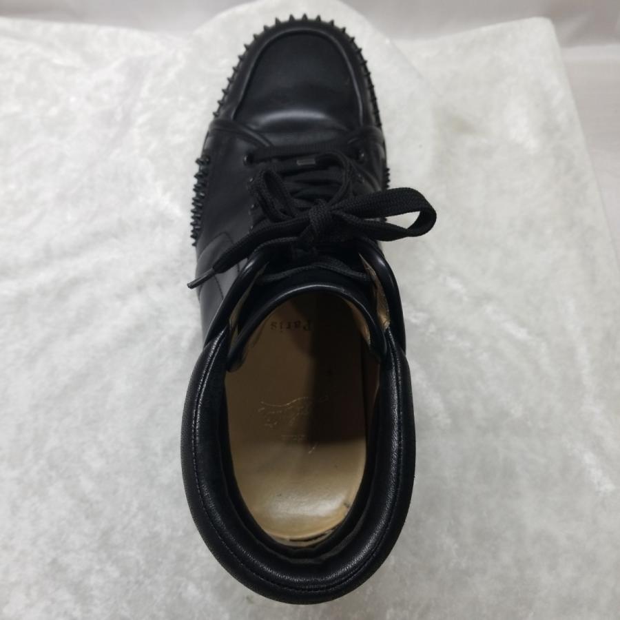 Christian Louboutin クリスチャンルブタンスタッズ付き黒レザー Christian Louboutin クリスチャンルブタンスタッズ付き黒レザー