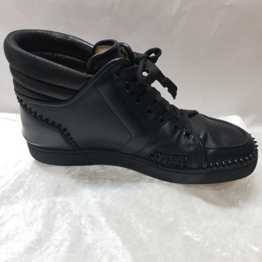Christian Louboutin クリスチャンルブタンスタッズ付き黒レザー Christian Louboutin クリスチャンルブタンスタッズ付き黒レザー