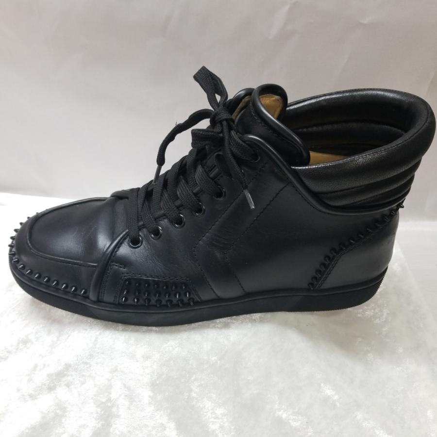 Christian Louboutin クリスチャンルブタンスタッズ付き黒レザー Christian Louboutin クリスチャンルブタンスタッズ付き黒レザー
