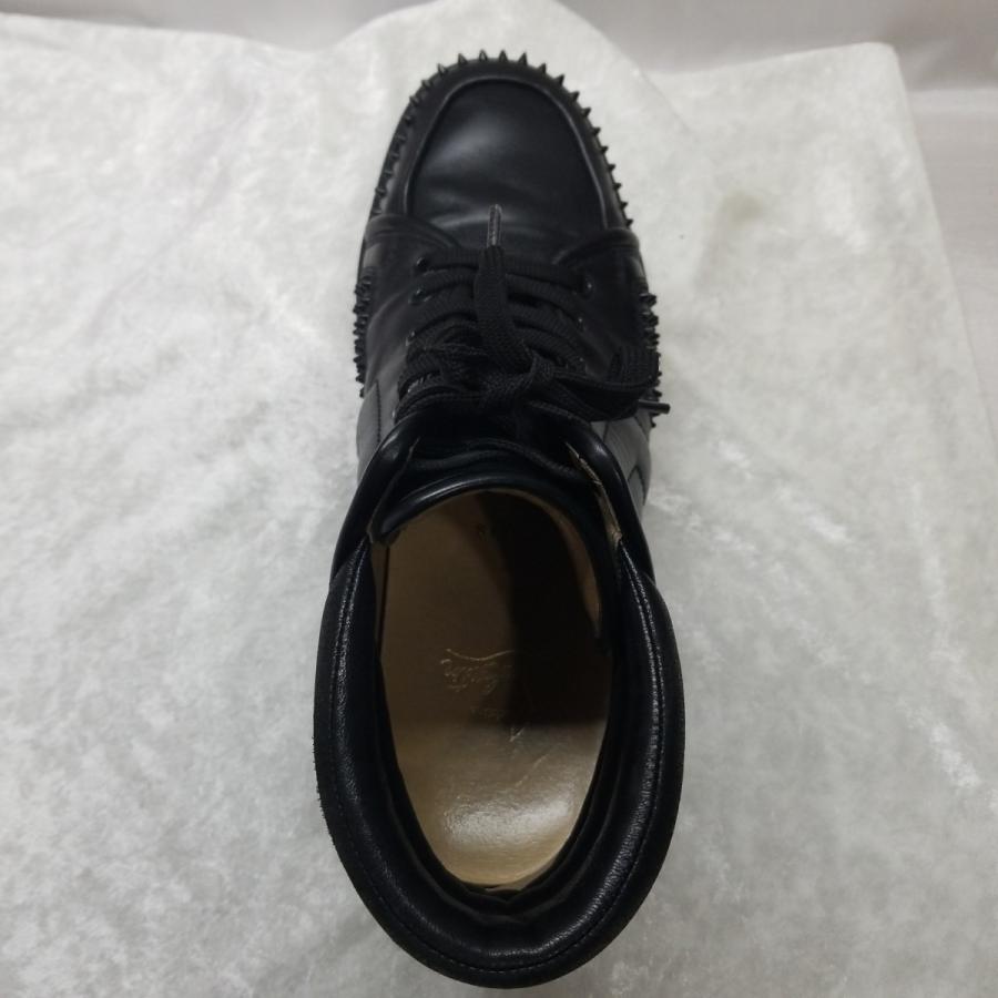 Christian Louboutin クリスチャンルブタンスタッズ付き黒レザー Christian Louboutin クリスチャンルブタンスタッズ付き黒レザー