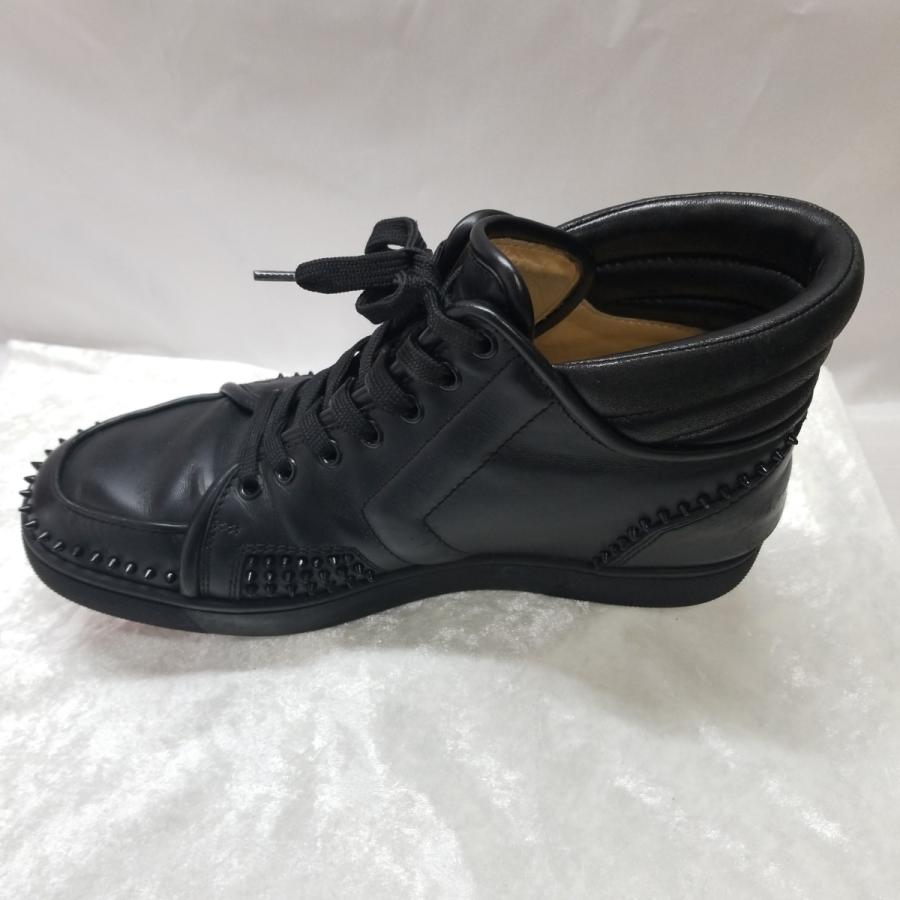 Christian Louboutin クリスチャンルブタンスタッズ付き黒レザー Christian Louboutin クリスチャンルブタンスタッズ付き黒レザー
