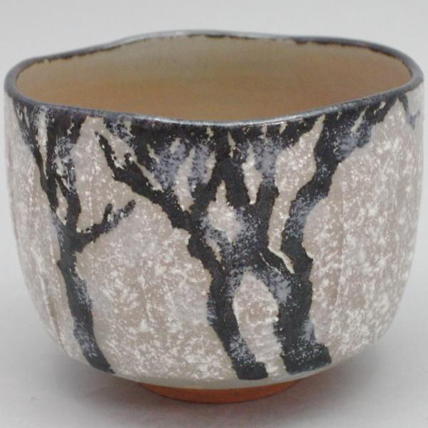 茶道具 抹茶茶碗 粟田焼き 白いもの領域 楽形 安田浩人作 茶道
