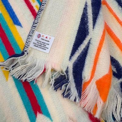 限定数・現地直輸入・ポンチョ】エクアドル先住民のネイティブポンチョ