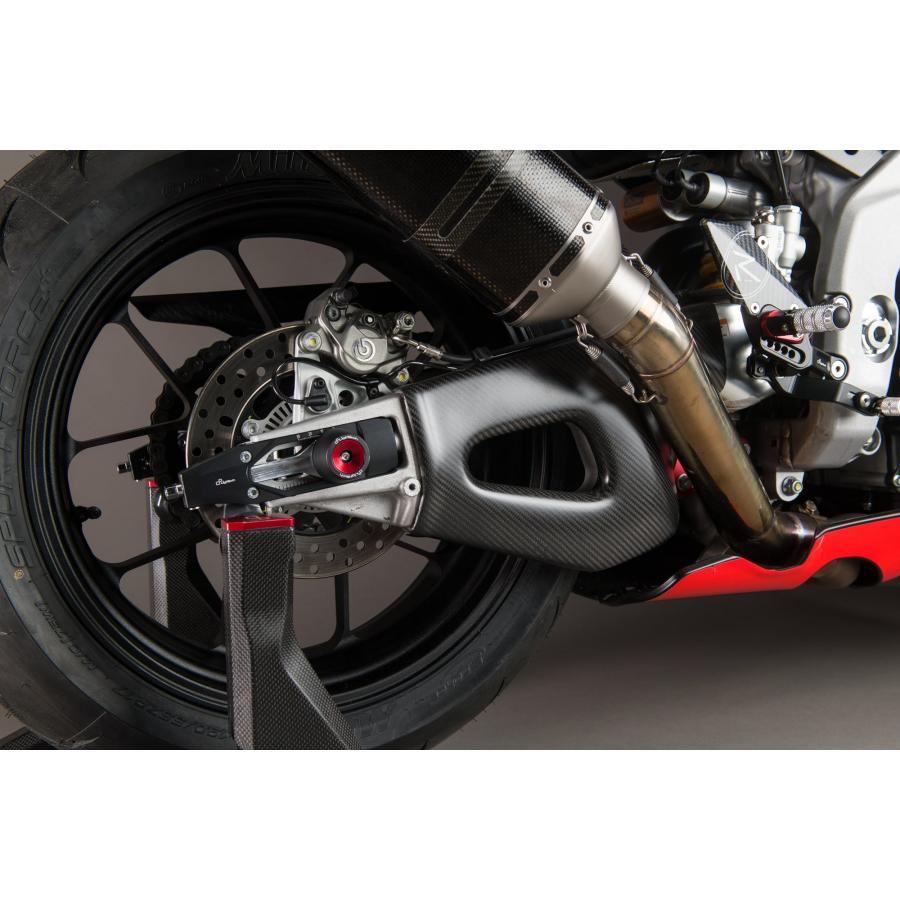 【正規輸入代理店】LighTech - ドライカーボン スイングアームプロテクター (艶あり) RSV4 1100 / FACTORY '21-25 / TUONO V4 '25 / FACTORY '21-24_4