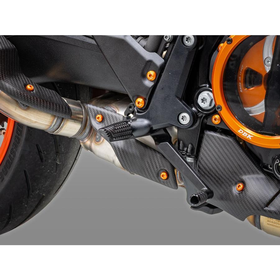 【正規輸入代理店】DUCABIKE (DBK) - ドライカーボン エキゾーストヒートガード (後側 / 艶なし) 990 DUKE '24 / 990 DUKE R '25の画像