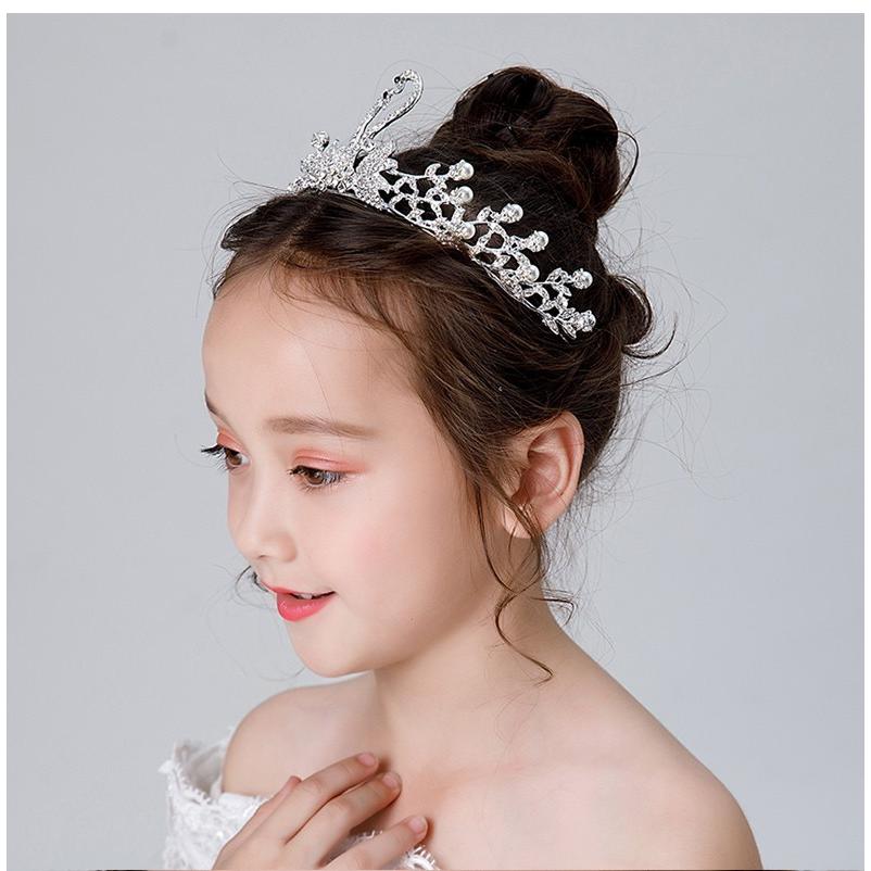 ヘアアクセサリー ヘッドドレス 子供 髪飾り 女の子 ラインストーン 白鳥 クラシカル シルバー パール ティアラ ゴージャス 発表会 ピアノ 結婚式 Hc15 Compass イーワンズyahoo ショッピング店 通販 Yahoo ショッピング