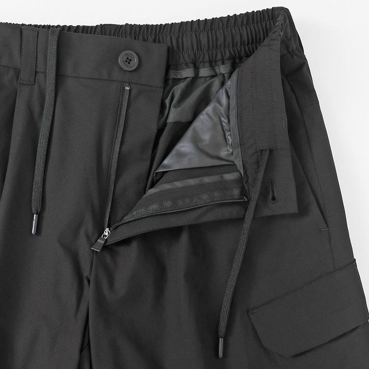 HERNO ヘルノ ショートカーゴパンツ ストレッチ バミューダ ハーフパンツ ブラック NERO PT000182U-12503Z-9300 メンズの画像