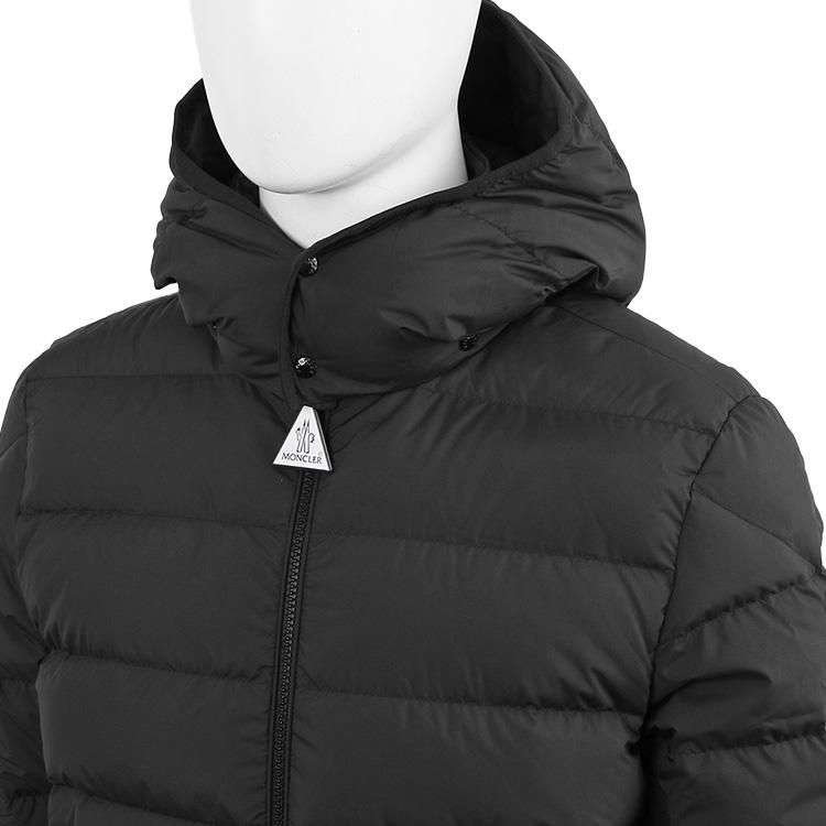 【未使用級】モンクレール　ワッペン付 ビックボタン ダウンジャケット MONCLER モンクレール 袖ロゴパッチ ボタン＆ジップ開閉