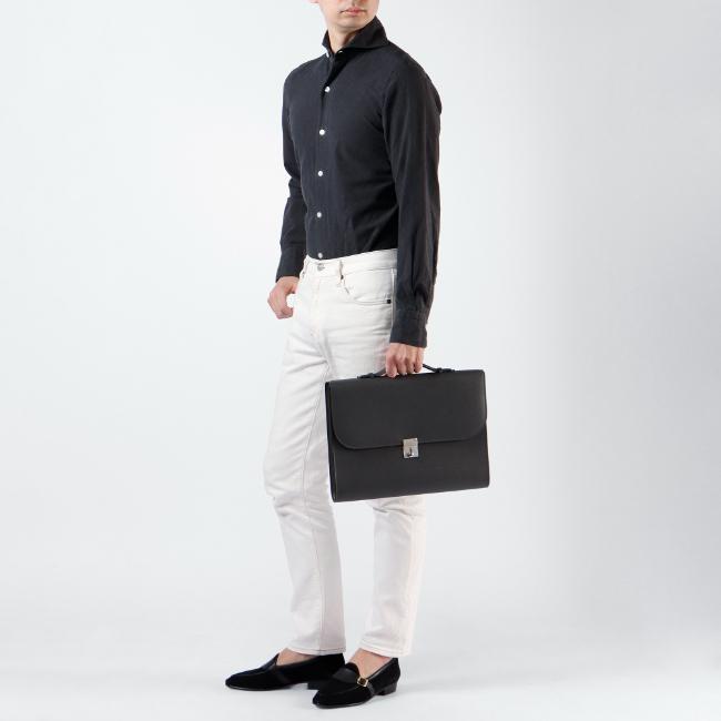 【美品】Valextra ビジネスバッグ　ブリーフケース　黒 モダン・ジェントルマンのためのバッグ ── ヴァレクストラの