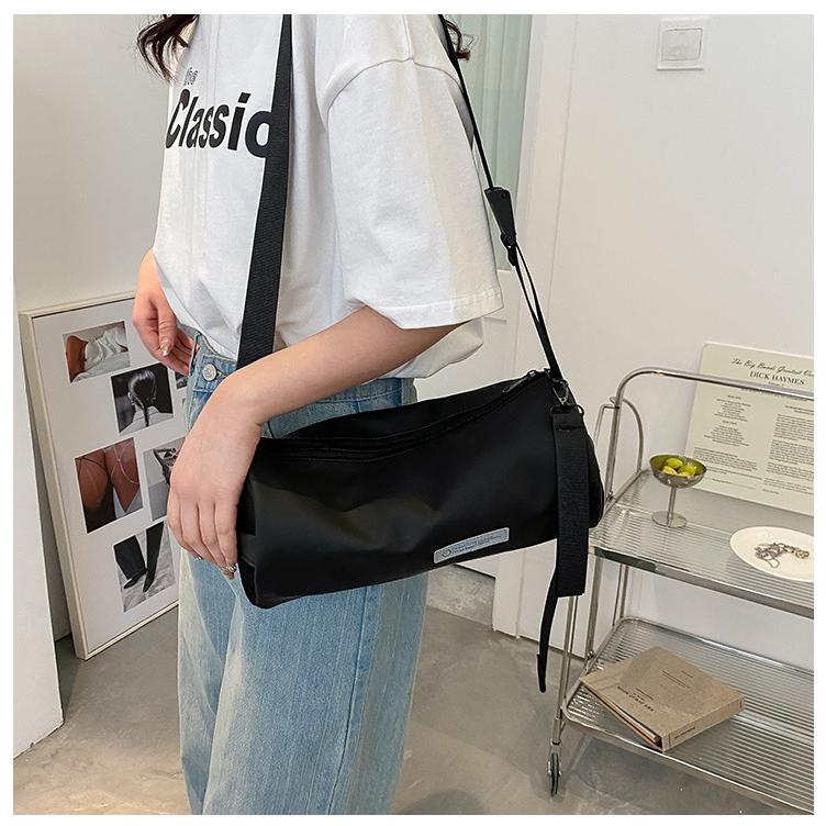 ショルダーバッグ 大きめ ファスナー レディース メンズ スポーツ レジャー 円筒 斜め掛け 軽量 10代 20代 30代 40代 | ブランド登録なし | 01