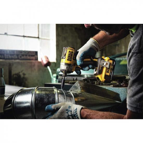 DEWALT 20V MAX* XR コードレスインパクトドライバーキット、ブラシレス、1/4インチ、3スピード、バッテリー2個 (DCF887D2)_4
