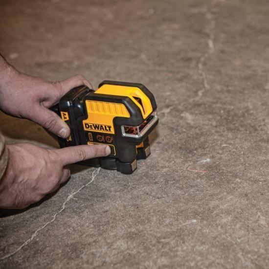 DEWALT 12V MAX レーザーレベル、2スポット＆クロスラインレーザー
