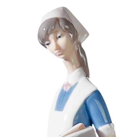 LLADRO リヤドロ 優しいナース 01004603 看護師 □ : インポート LLADRO リヤドロ 優しいナース 01004603 看護師 □ : インポート