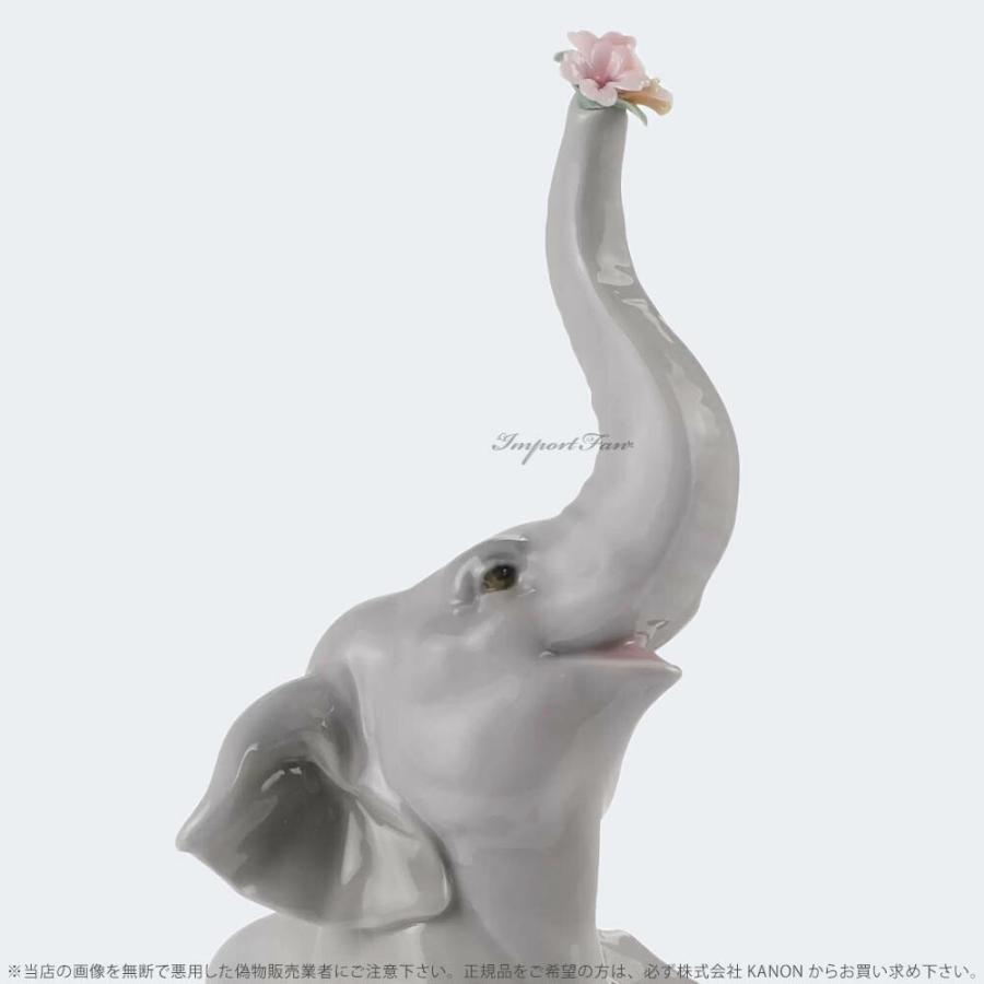 LLADRO（リヤドロ） うれしいな 赤ちゃん象とピンクの花 動物 01008491