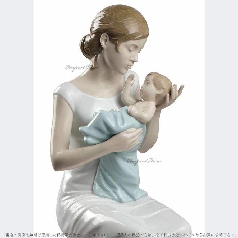 リヤドロ 子守唄 女性 母親 赤ちゃん ベビー 親子 家族 01008781 LLADRO Soothing Lullaby □の画像