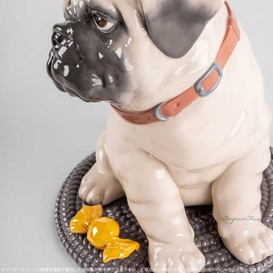 LLADRO リヤドロ パグとキャンディー 子犬 01009689 ギフト LLADRO リヤドロ パグとキャンディー 子犬 01009689 ギフト