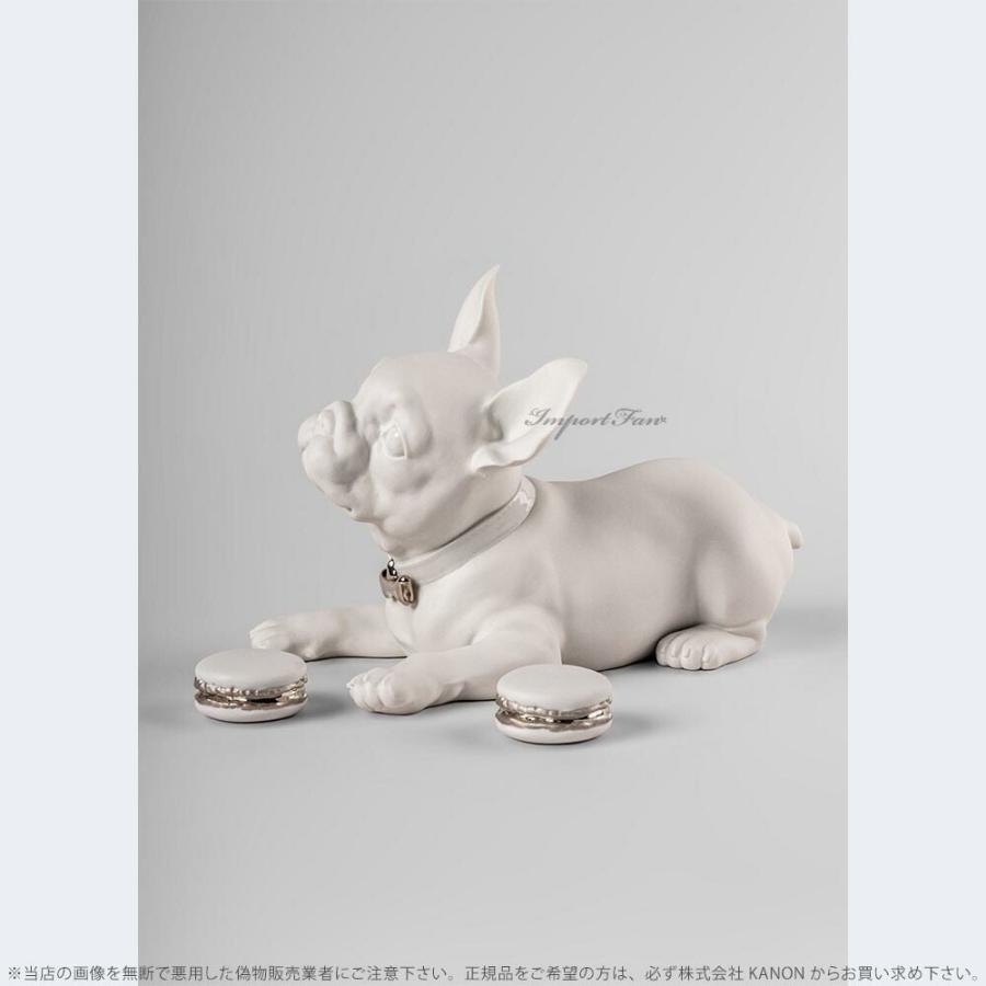 リヤドロ フレンチブルドッグとマカロン お菓子  犬 01009743 LLADRO French bulldog with macarons Re-Deco □の画像
