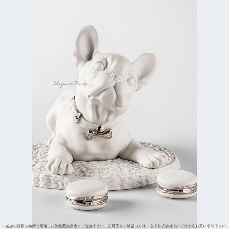 リヤドロ フレンチブルドッグとマカロン お菓子  犬 01009743 LLADRO French bulldog with macarons Re-Deco □の画像