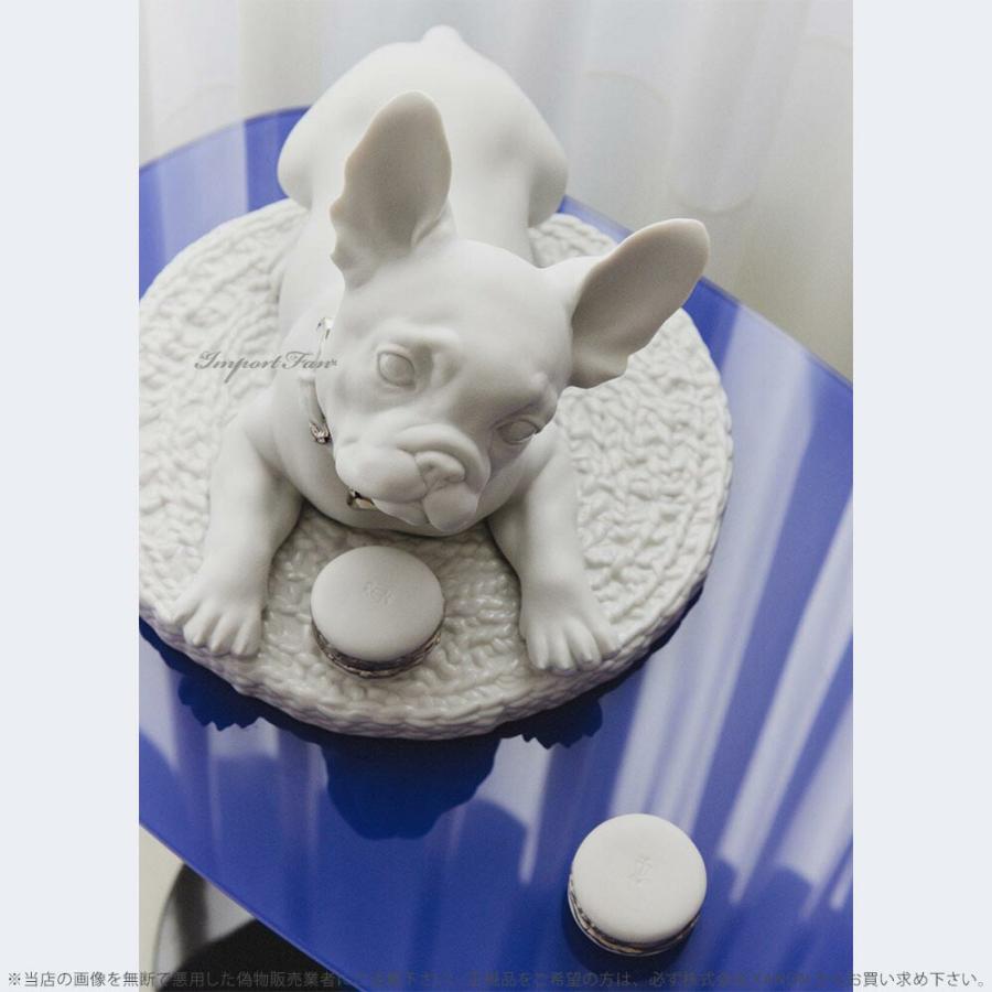 リヤドロ フレンチブルドッグとマカロン お菓子  犬 01009743 LLADRO French bulldog with macarons Re-Deco □の画像