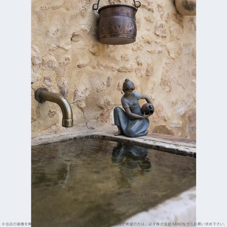 リヤドロ 水汲みの女性 グレス ブルー 01012336 LLADRO  □の画像