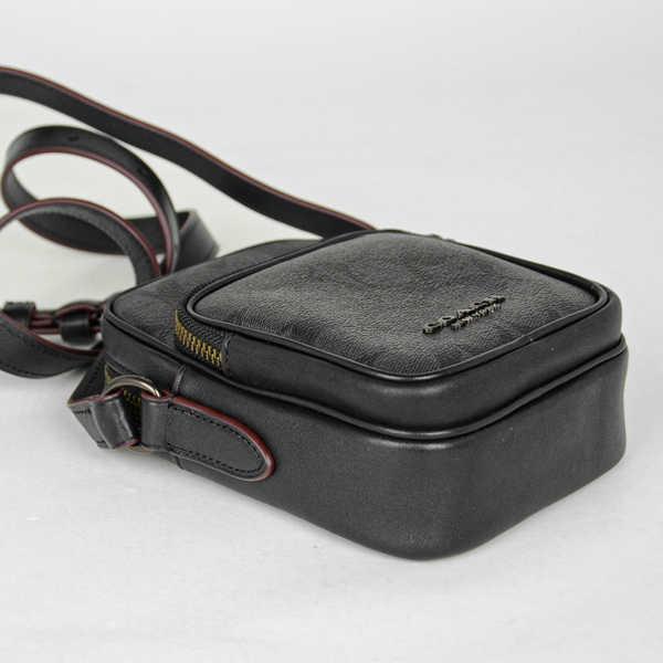 流行に ショルダーバッグ バッグ メンズ Coach コーチ 定番シグネチャー柄のショルダーバッグ F シグネチャー Jio79 ブラックブラックオックスブラッド バッグ