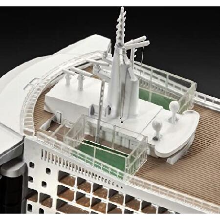 ブランド ドイツレベル 1/700 クイーンメリー2 プラモデル 05231 成型色 【T2066581514】(10600円)