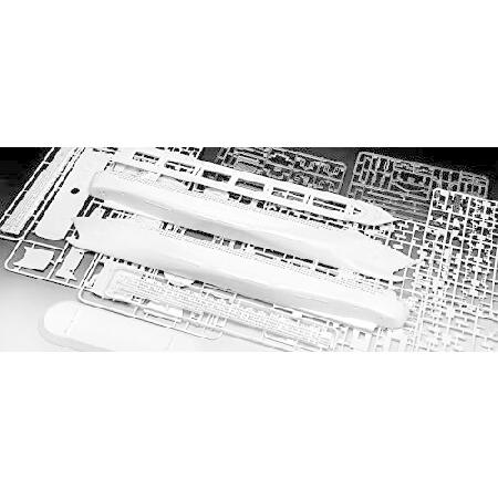 ブランド ドイツレベル 1/700 クイーンメリー2 プラモデル 05231 成型色 【T2066581514】(10600円)