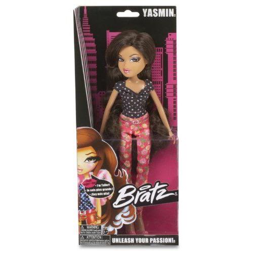 開店記念セール！ Bratz (ブラッツ) Core ThemeDoll - Yasmin ドール 人形 フィギュア
