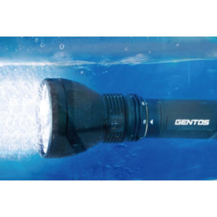 ライト・ランタン GENTOS UT-618R 楽天市場】GENTOS 懐中電灯 UT-618R 充電式 LEDライト 高出力 LED