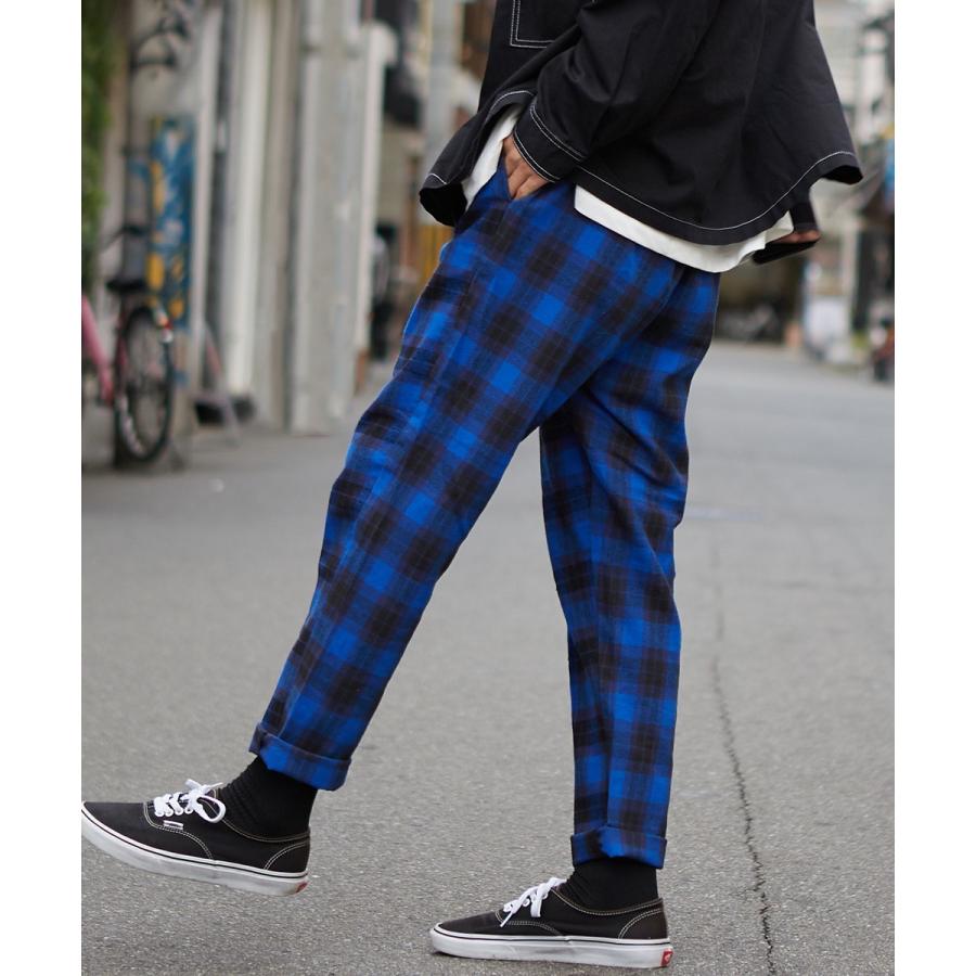 青い花柄と黒いチェック柄のパンツ improves（インプローブス） チェックパンツ メンズ チェック パンツ