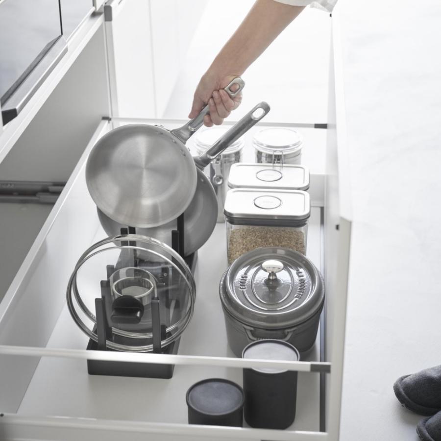 tower 山崎実業 シンク下幅調節鍋蓋＆フライパン収納スタンド タワー