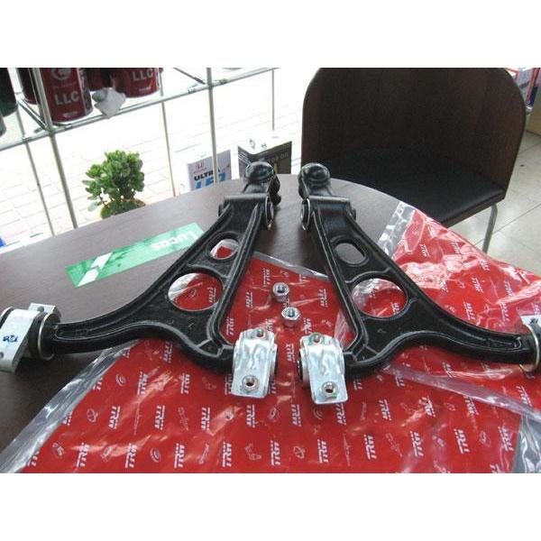 アルファロメオフィアット　フロント　ロアアーム左右セット新品 アルファロメオ（ALFA ROMEO） ☆アルファロメオ 147・156 前