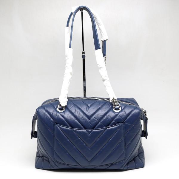 CHANEL（シャネル） 未使用品 CHANEL Vステッチ チェーンショルダー