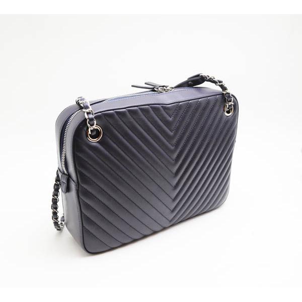 CHANEL（シャネル） 新品 Vステッチ ショルダーバッグ カメラケース