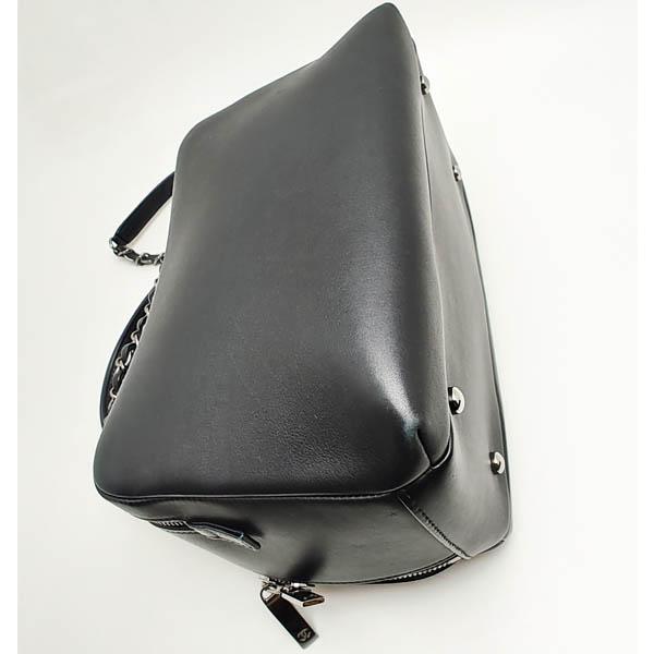 CHANEL 中古品 シャネル ショルダーバッグ カーフレザー