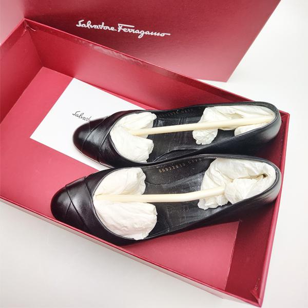 【美品】サルヴァトーレフェラガモ パンプス 靴 ブラック 25cm相当 FERRAGAMO（フェラガモ） 中古品 サルバトーレフェラガモ サリュ