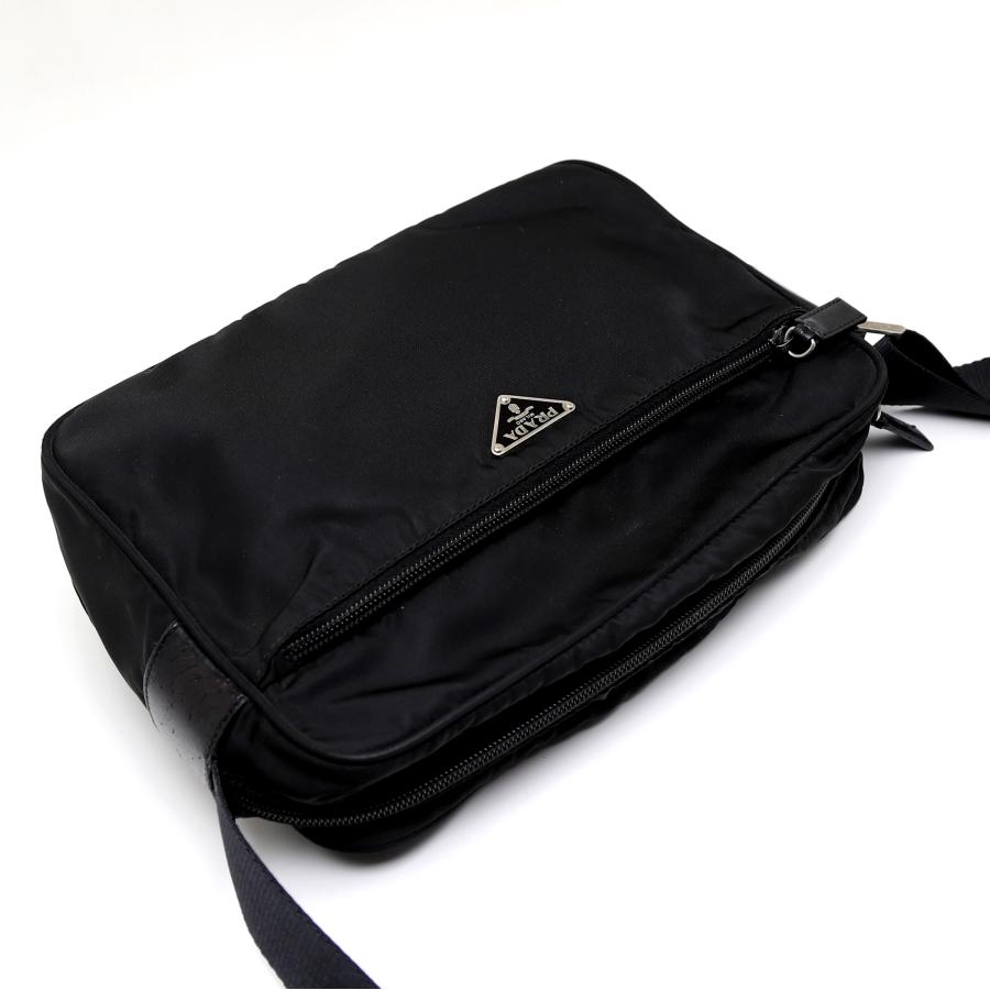 PRADA（プラダ） 中古品 ショルダーバッグ トライアングルロゴ