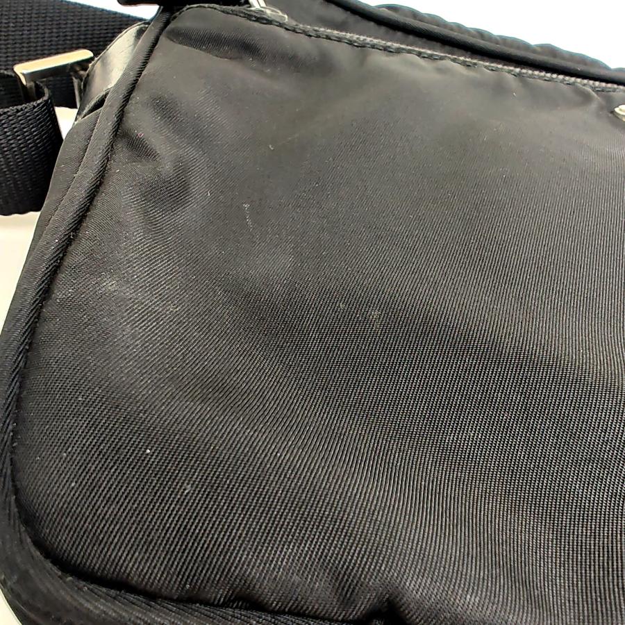 PRADA（プラダ） 中古品 ショルダーバッグ トライアングルロゴ