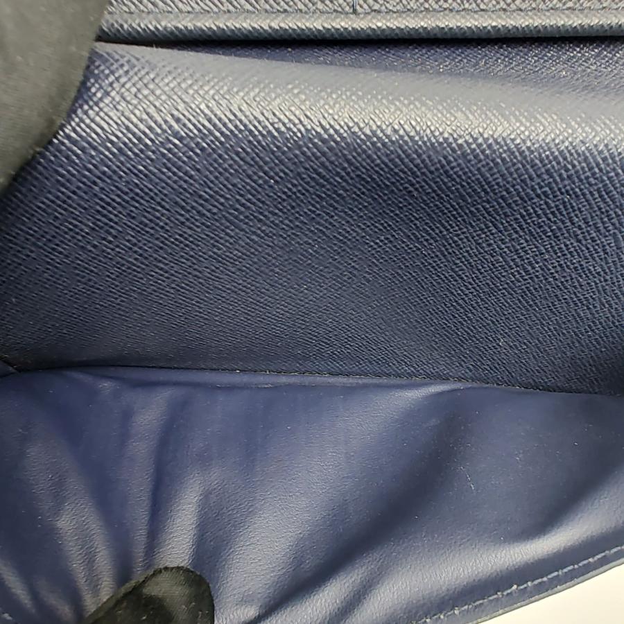 LOUIS VUITTON（ルイ・ヴィトン） 中古品 エピ ジッピーウォレット